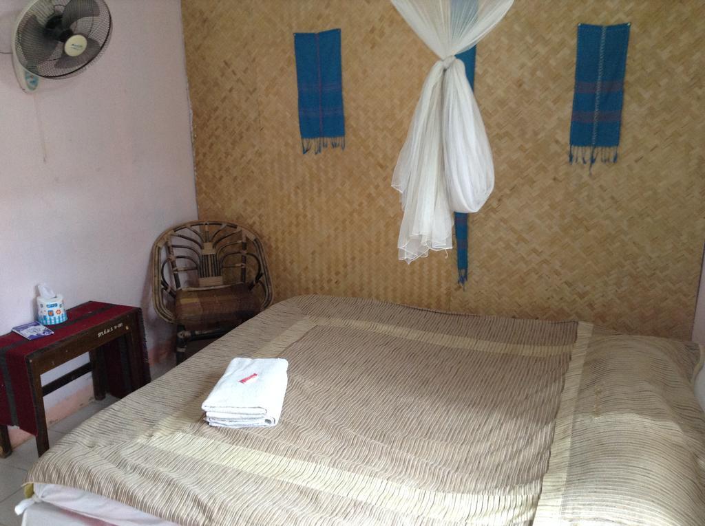 The Likeview Guesthouse Мае Хонг Сон Екстериор снимка
