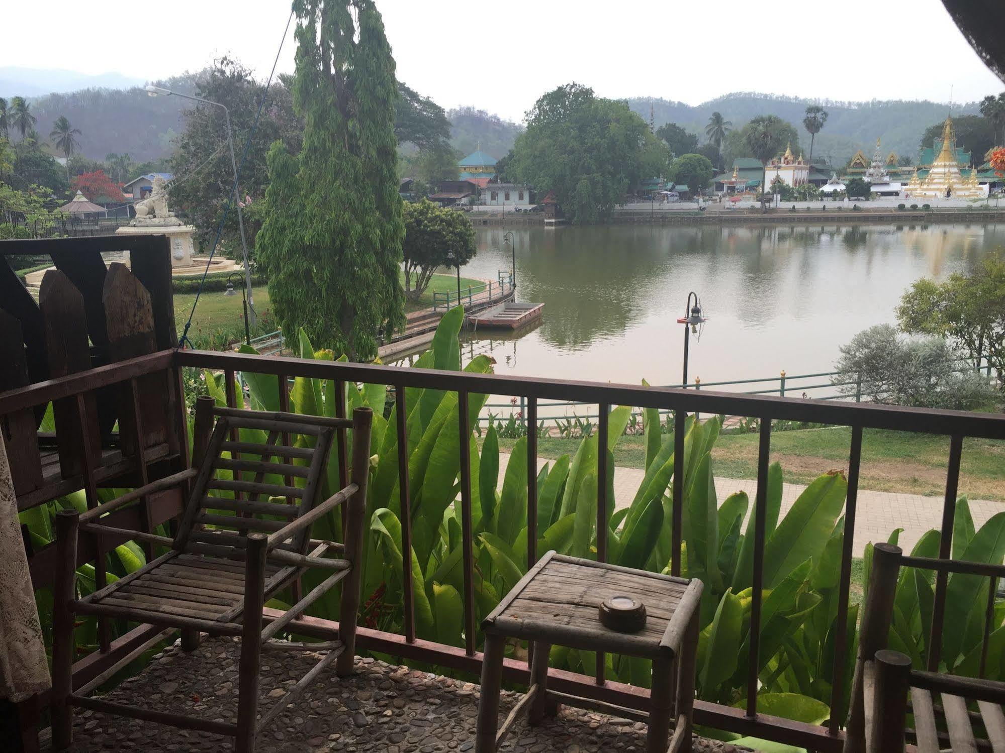 The Likeview Guesthouse Мае Хонг Сон Екстериор снимка